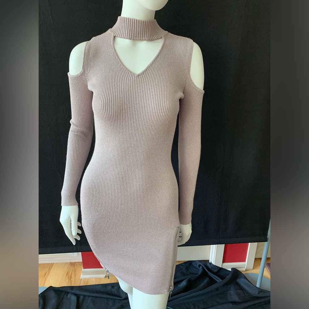 Material Girl knit dress Metallic/glitter Cold Shoulder. Size:S. Light violet